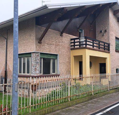 casa indipendente in vendita a Moglia