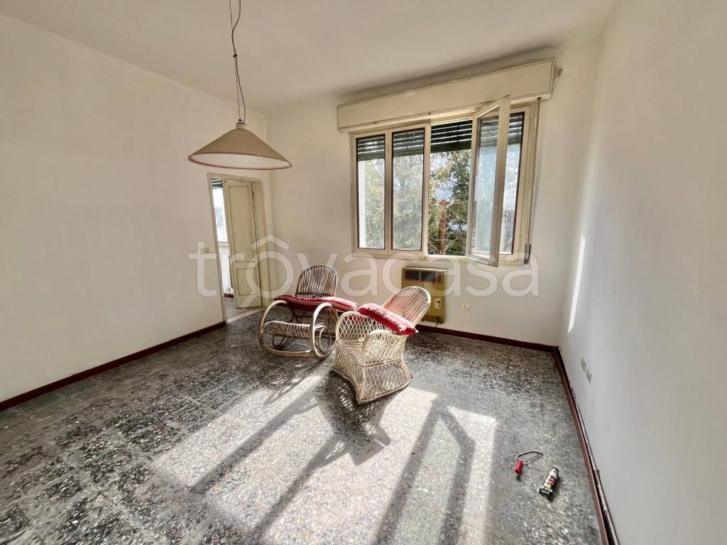 casa indipendente in vendita a Moglia