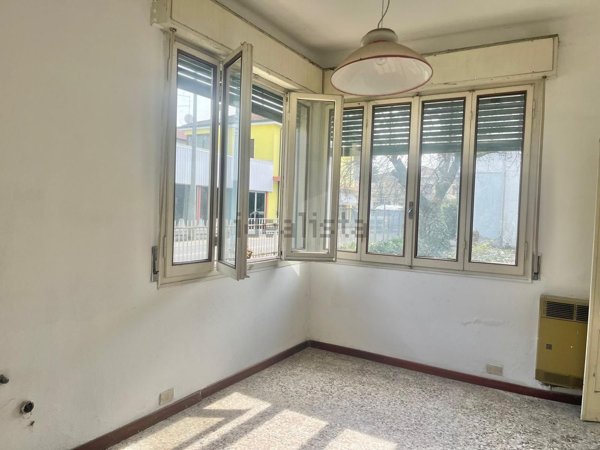 casa indipendente in vendita a Moglia