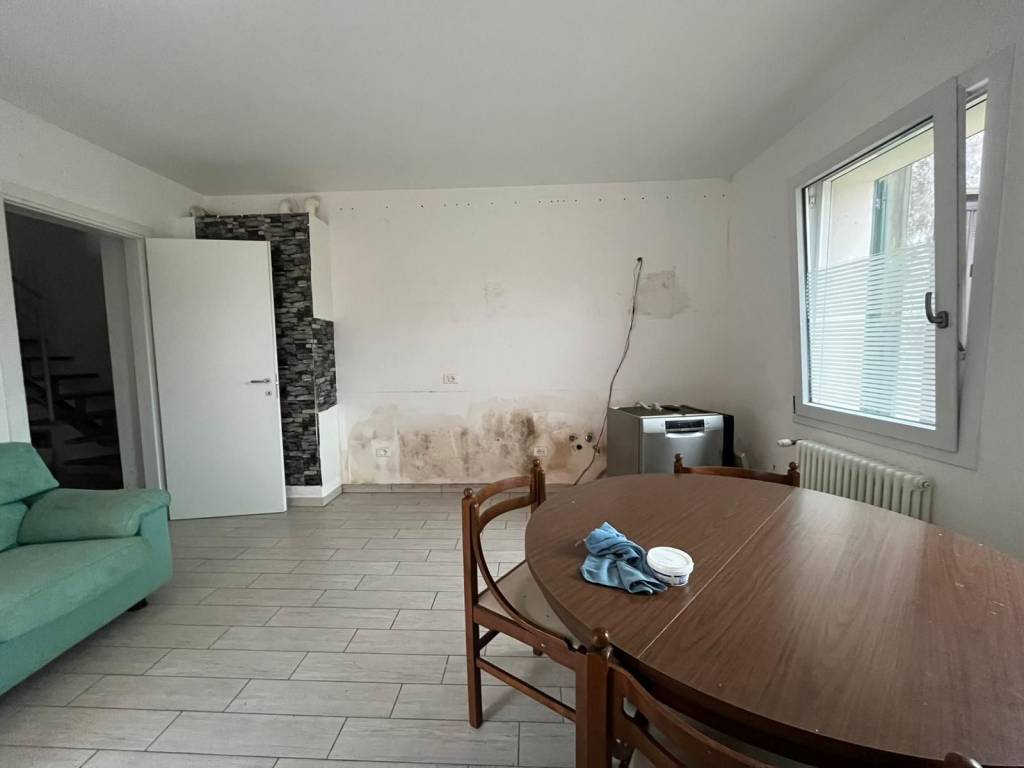 casa indipendente in vendita a Moglia