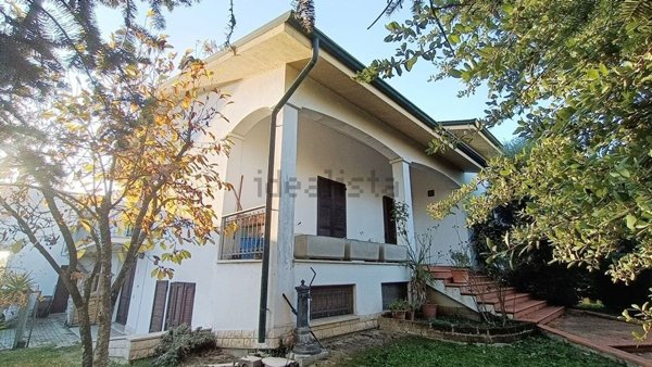 casa indipendente in vendita a Moglia