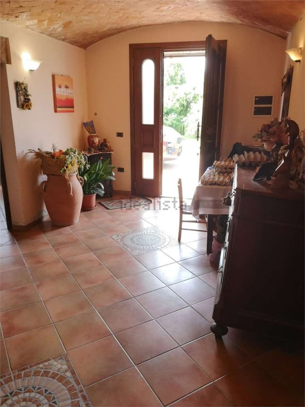 casa indipendente in vendita a Moglia