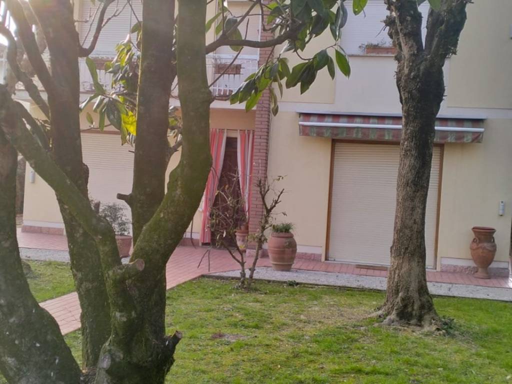 casa indipendente in vendita a Moglia