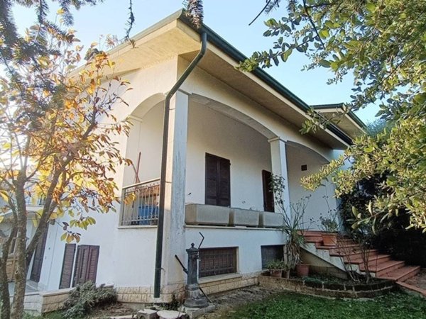 casa indipendente in vendita a Moglia