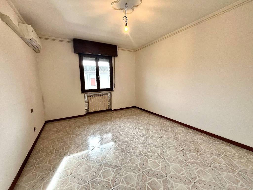 casa indipendente in vendita a Moglia