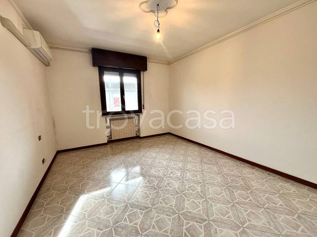 casa indipendente in vendita a Moglia