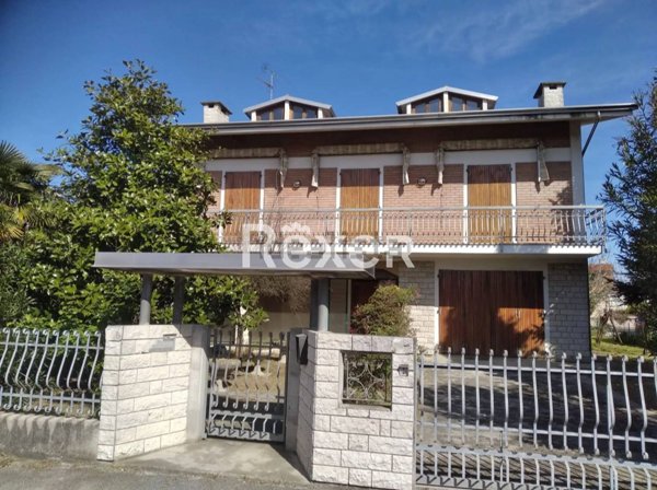 casa indipendente in vendita a Moglia