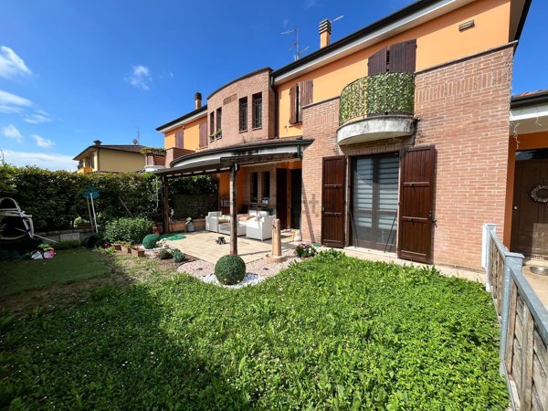 casa indipendente in vendita a Moglia