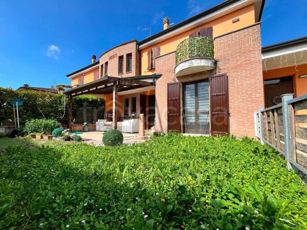 casa indipendente in vendita a Moglia