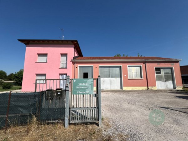 casa indipendente in vendita a Moglia