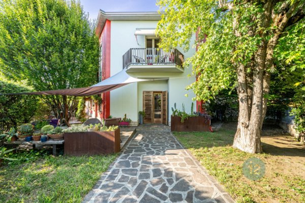 casa indipendente in vendita a Moglia
