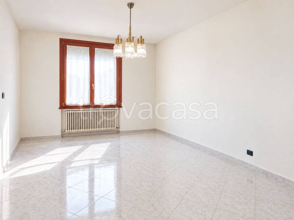 casa indipendente in vendita a Moglia