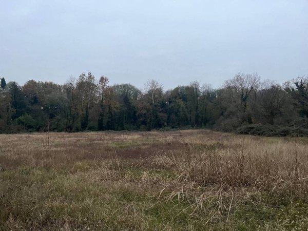terreno edificabile in vendita a Monzambano