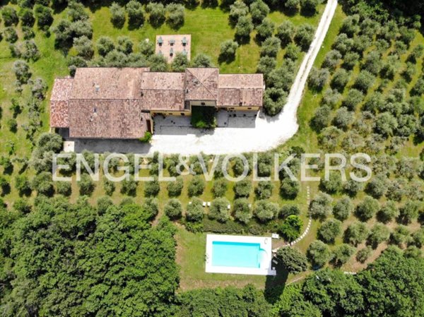 casa indipendente in vendita a Monzambano in zona Castellaro Lagusello