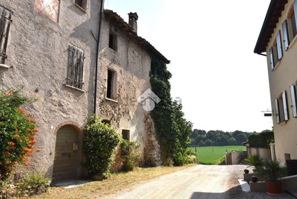 terreno edificabile in vendita a Monzambano