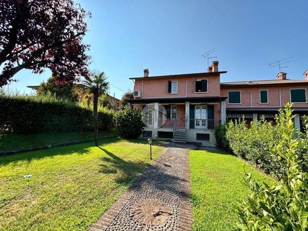 casa indipendente in vendita a Monzambano