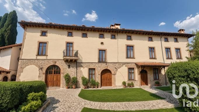 casa indipendente in vendita a Monzambano in zona Castellaro Lagusello