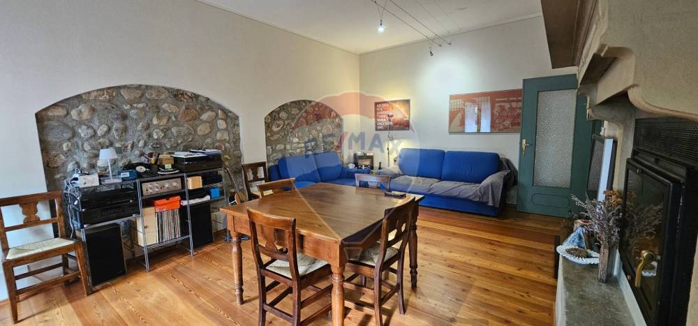 casa indipendente in vendita a Monzambano