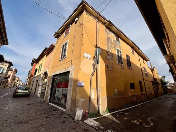 casa indipendente in vendita a Monzambano