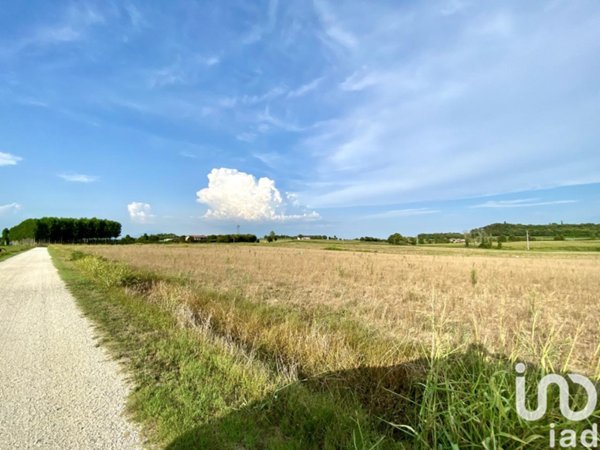 terreno edificabile in vendita a Monzambano in zona Castellaro Lagusello