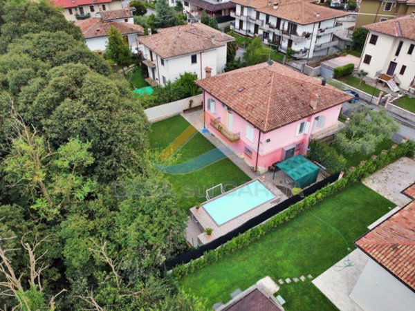 casa indipendente in vendita a Monzambano