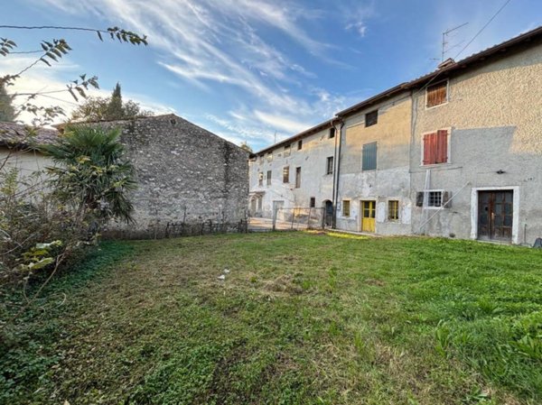 casa semindipendente in vendita a Monzambano