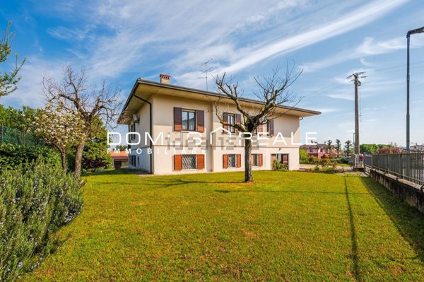 casa indipendente in vendita a Monzambano