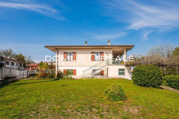 casa indipendente in vendita a Monzambano