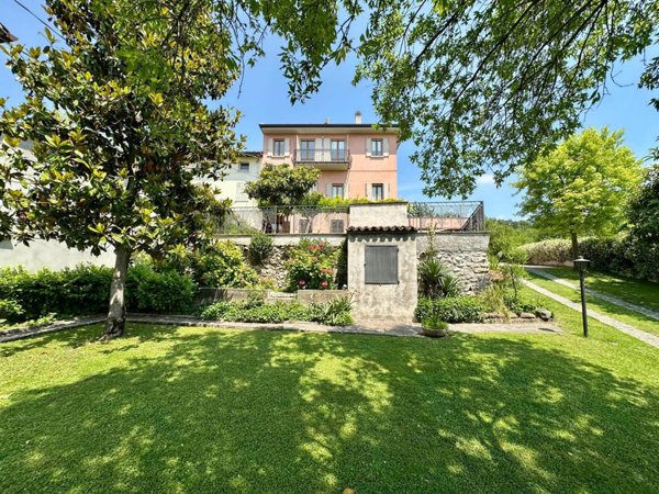 casa indipendente in vendita a Monzambano in zona Pille