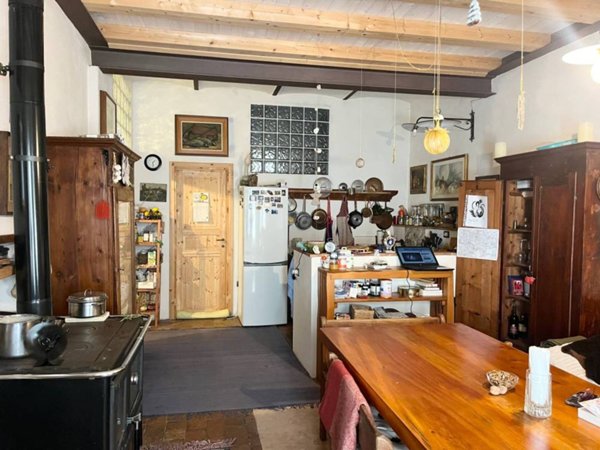 casa indipendente in vendita a Monzambano