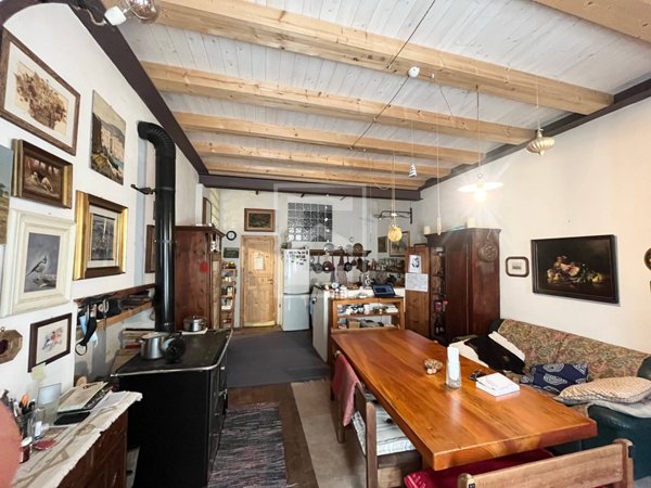 casa indipendente in vendita a Monzambano