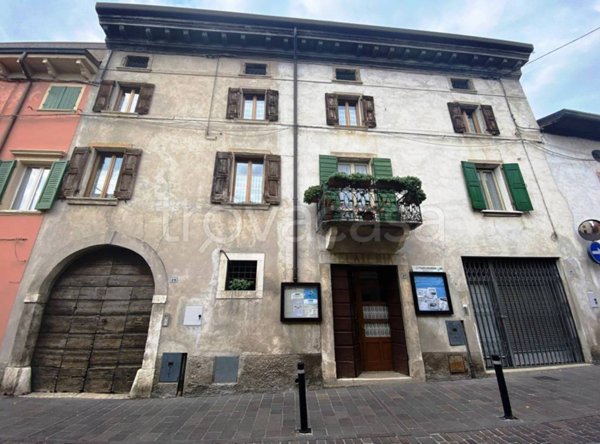 casa indipendente in vendita a Monzambano