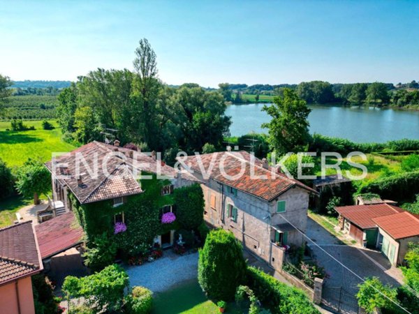 casa indipendente in vendita a Monzambano in zona Castellaro Lagusello