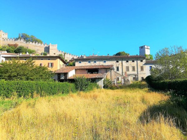 casa indipendente in vendita a Monzambano