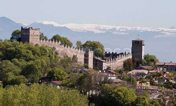 casa indipendente in vendita a Monzambano