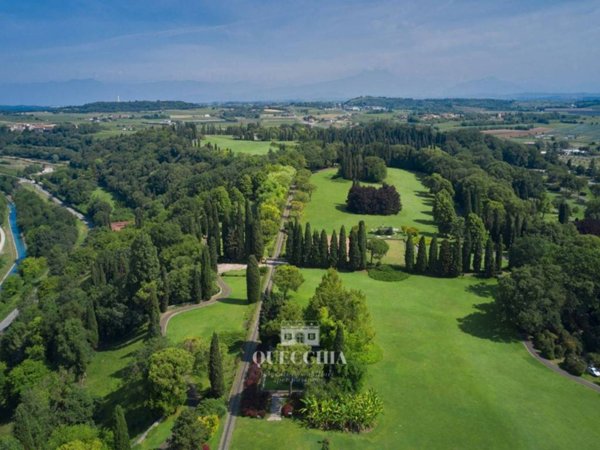 casa indipendente in vendita a Monzambano in zona Castellaro Lagusello