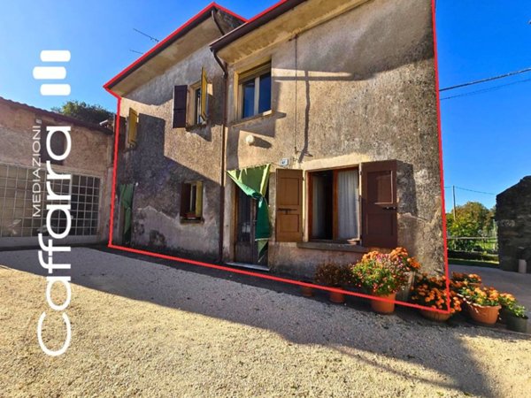 casa indipendente in vendita a Monzambano in zona Pille