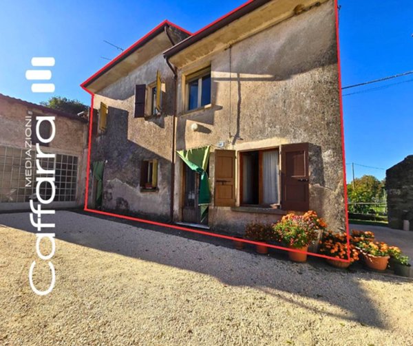 casa indipendente in vendita a Monzambano in zona Pille