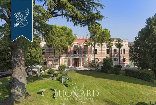 casale in vendita a Monzambano