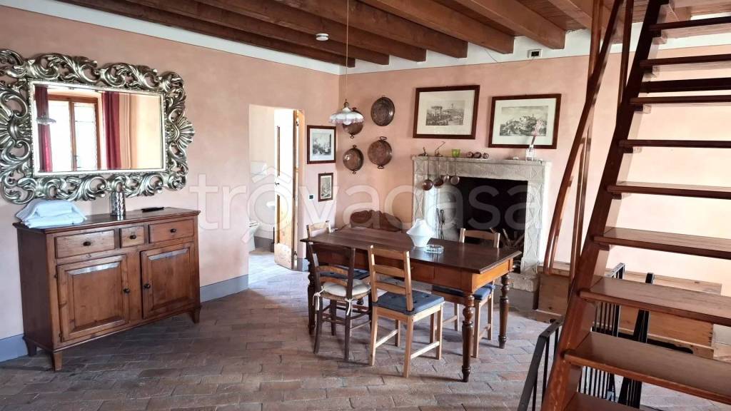 casa indipendente in vendita a Monzambano in zona Castellaro Lagusello