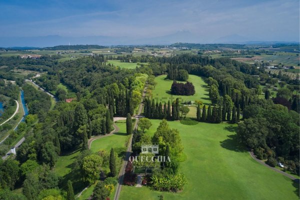 casa indipendente in vendita a Monzambano in zona Castellaro Lagusello