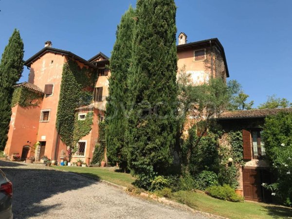 casa indipendente in vendita a Monzambano