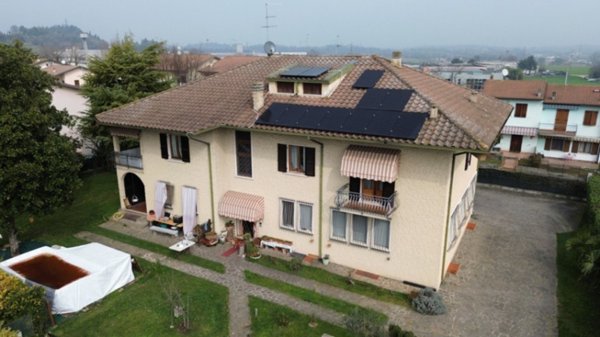 casa indipendente in vendita a Monzambano