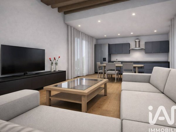casa indipendente in vendita a Monzambano in zona Castellaro Lagusello
