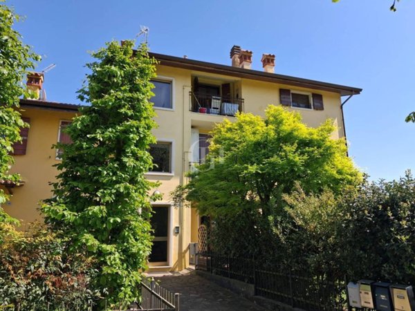 appartamento in vendita a Monzambano in zona Castellaro Lagusello