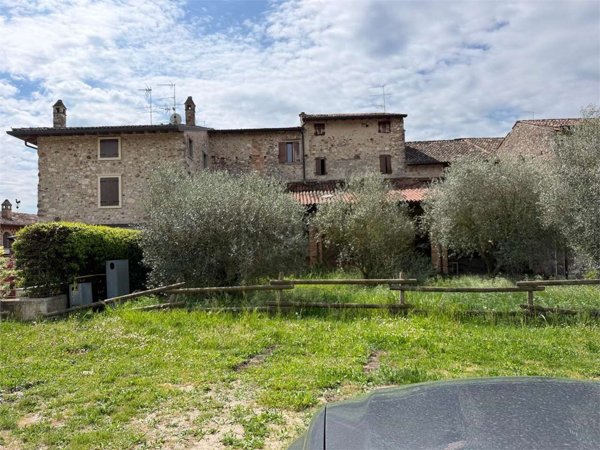 negozio in vendita a Monzambano