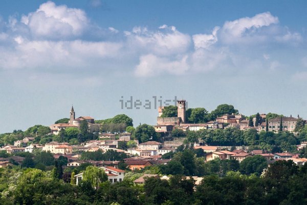 casa indipendente in vendita a Monzambano