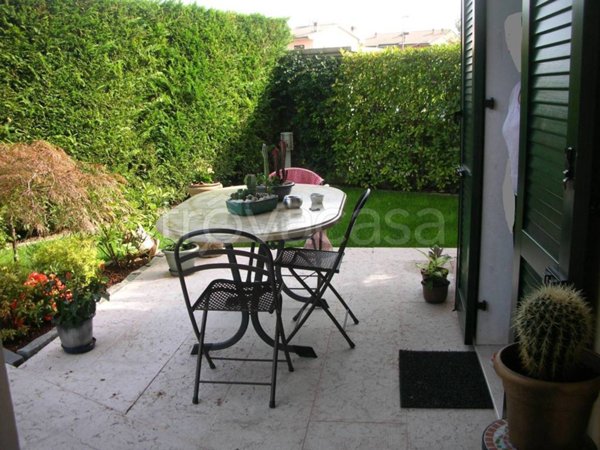 casa indipendente in vendita a Monzambano