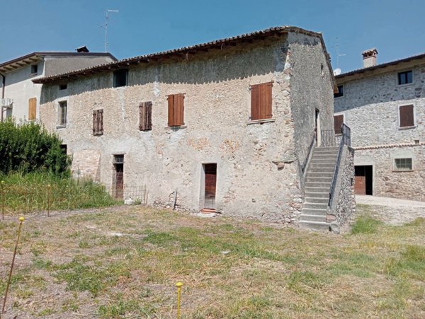 casale in vendita a Monzambano in zona Olfino