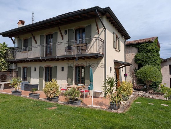 casale in vendita a Monzambano in zona Pille